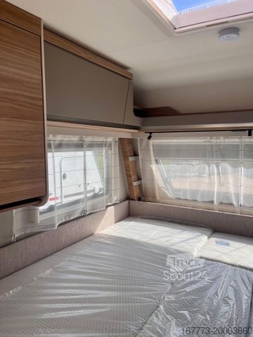 Asuntovaunu DETHLEFFS Nomad 460 EL "Edition Paket"