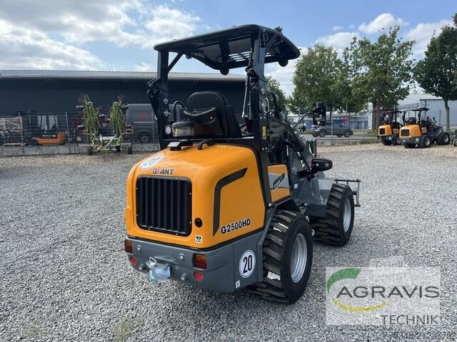 Yard loader Giant G2500 HD