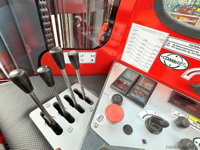 Empilhador de 4 vias Combilift C4000 / TRIPLEX / 9300MM / GAS / TOP1