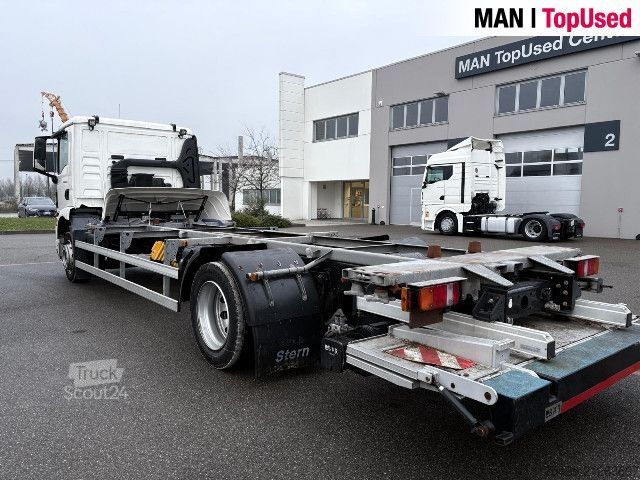 Felépítménycserélő teherautó MAN TGM 18.250 4x2 LL CH BDF