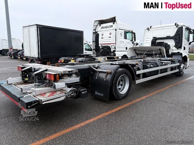 Felépítménycserélő teherautó MAN TGM 18.250 4x2 LL CH BDF