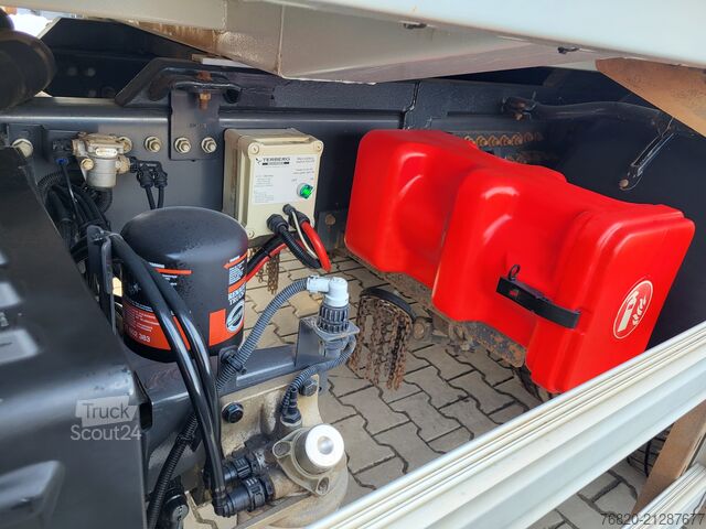 Autospecială de gunoi Renault D Wide 19