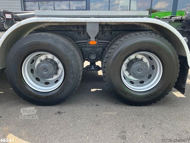System ramion hakowych Iveco Trakker AD380T 6x4 Euro 6 Hiab 18 Tonmeter laad...
