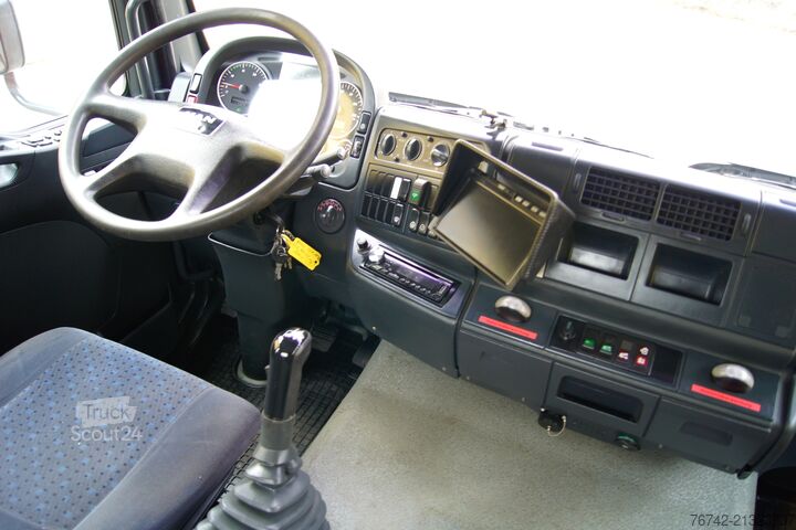 Pašizgāzējs kravas automašīna MAN TGA 18.320 BL 4x4 / FASSI F135 abnehmbar/MEILLER/Winterd.