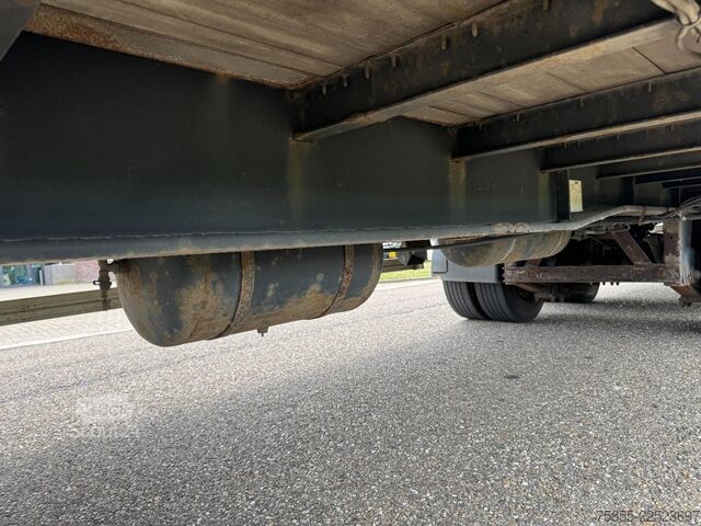 Semi carregador baixo Meert Semi Curtainside / SAF / Double Tires