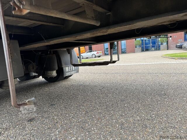 Semi carregador baixo Meert Semi Curtainside / SAF / Double Tires