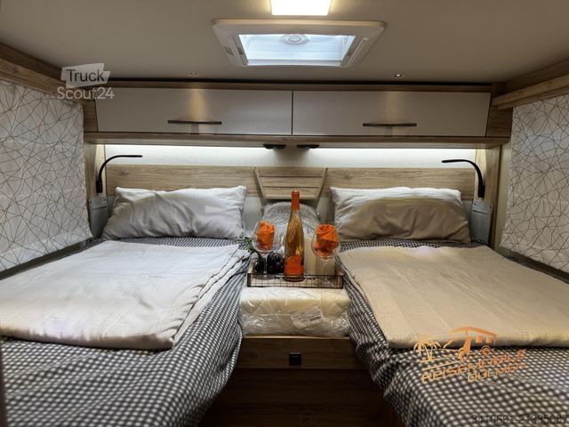 Halvintegreret autocamper EURAMOBIL Profila RS 720 EF Dachlüfter RFK Sun Roof