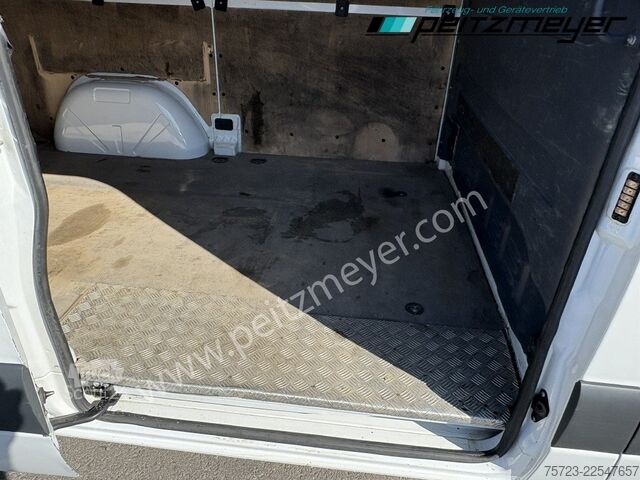 Dobozos furgon Mercedes-Benz Sprinter 214 CDI kurz + flach