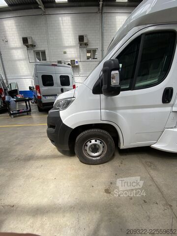 Daļēji integrēta kemperis Fiat Ducato Weinsberg Carasuite 2024 | Completamente accessoriato | 5 posti let