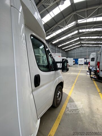 Daļēji integrēta kemperis Fiat Ducato Weinsberg Carasuite 2024 | Completamente accessoriato | 5 posti let