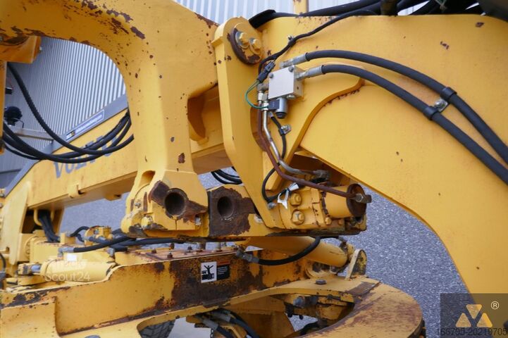 Grader Volvo G720B