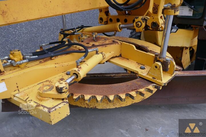 Grader Volvo G720B