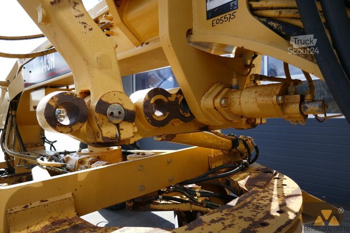 Grader Caterpillar 143H