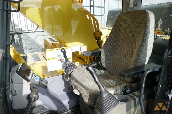 Rupsgraafmachine Komatsu PC490LC-11