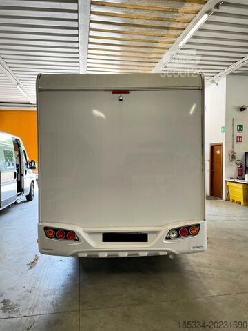 Ημι-ενσωματωμένο αυτοκινούμενο τροχόσπιτο Fiat Ducato Carasuite 650 MF | Teilintegriert | Voll ausgestattet