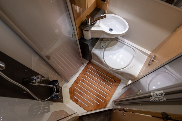 SUNLIGHT T 58 ADVENTURE pusiau integruotas naujas SUNLIGHT T 58 Adventure