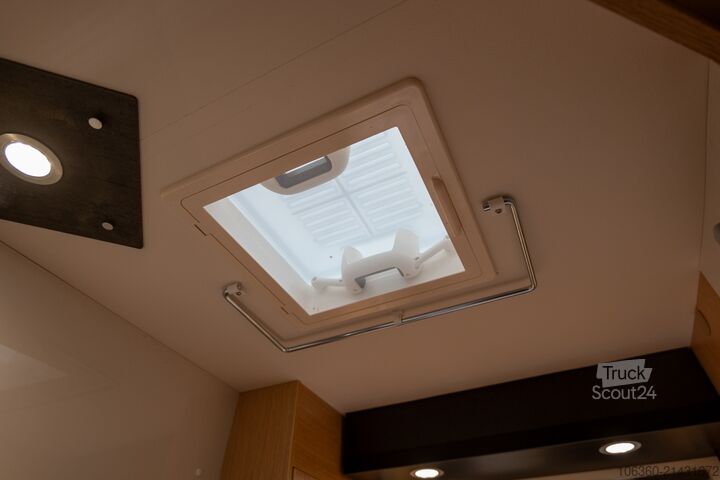 SUNLIGHT T 58 ADVENTURE pusiau integruotas naujas SUNLIGHT T 58 Adventure