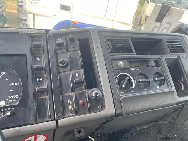 Tankowiec Volvo FL6.14 Volume: 9270 L 3 COMPARTMENTS