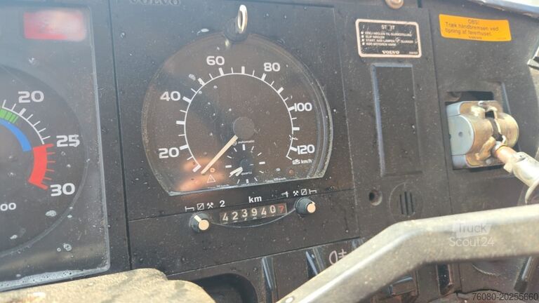 Kolkenzuiger Volvo FL 10 - 320 (10500L + 1500L / 10 TYRES FULL STE...
