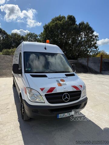 Lådbil hög Mercedes-Benz Sprinter 515