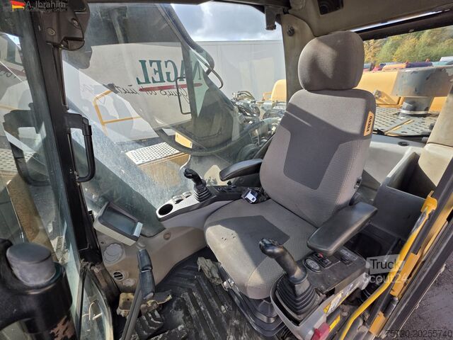 Kettenbagger Volvo EC360C Schnellwechsler | Hammerhydraulik | Klima | 40t | 12305 St.