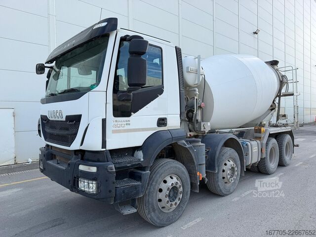 Betonszállító teherautó IVECO TRAKKER 400