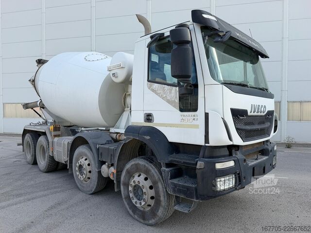 Betonszállító teherautó IVECO TRAKKER 400