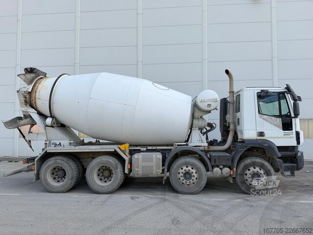 Betonszállító teherautó IVECO TRAKKER 400