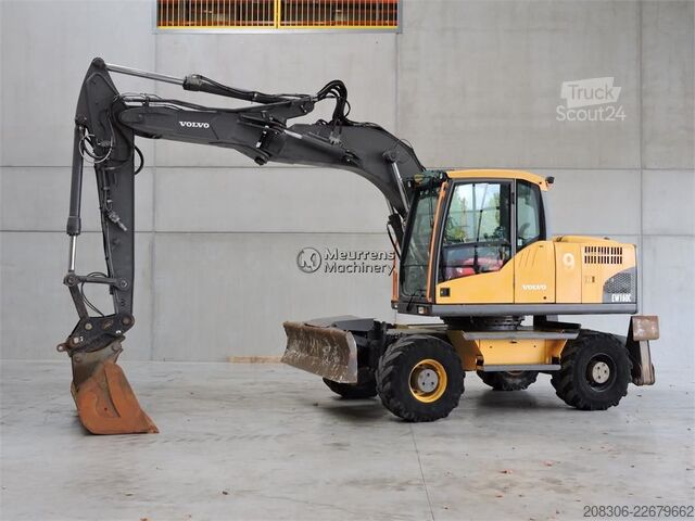 Pelle sur pneus VOLVO EW160C