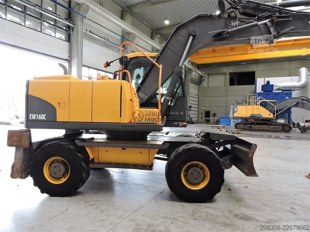 Pelle sur pneus VOLVO EW160C
