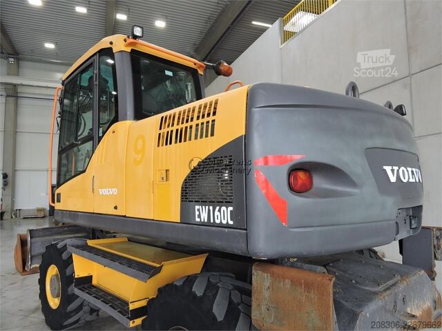 Pelle sur pneus VOLVO EW160C