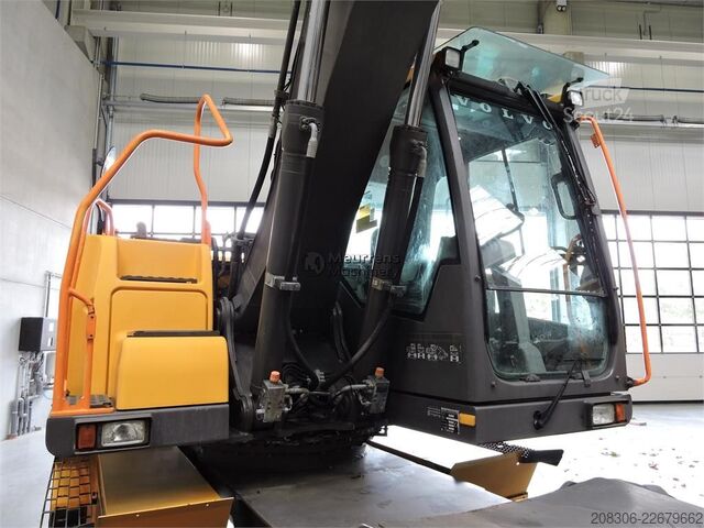Pelle sur pneus VOLVO EW160C