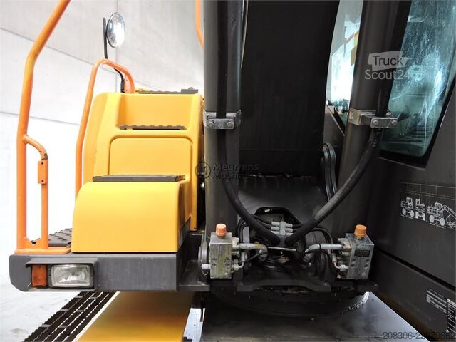 Pelle sur pneus VOLVO EW160C