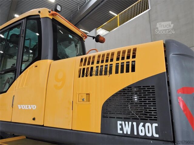 Pelle sur pneus VOLVO EW160C
