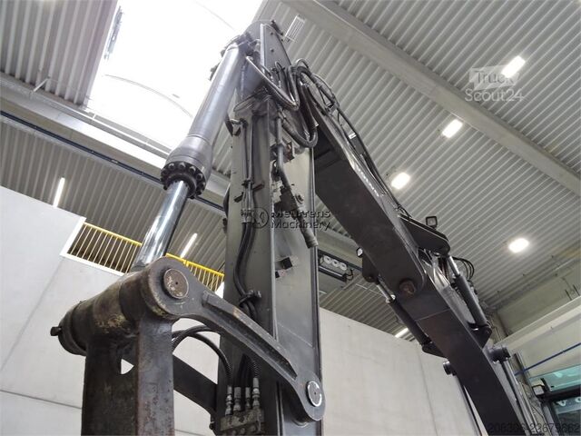 Pelle sur pneus VOLVO EW160C