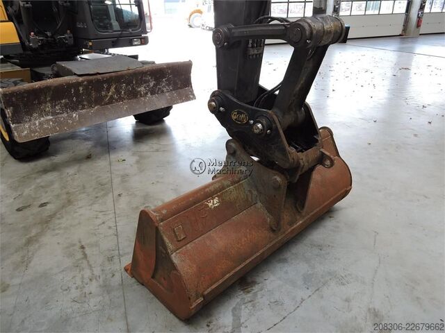 Pelle sur pneus VOLVO EW160C
