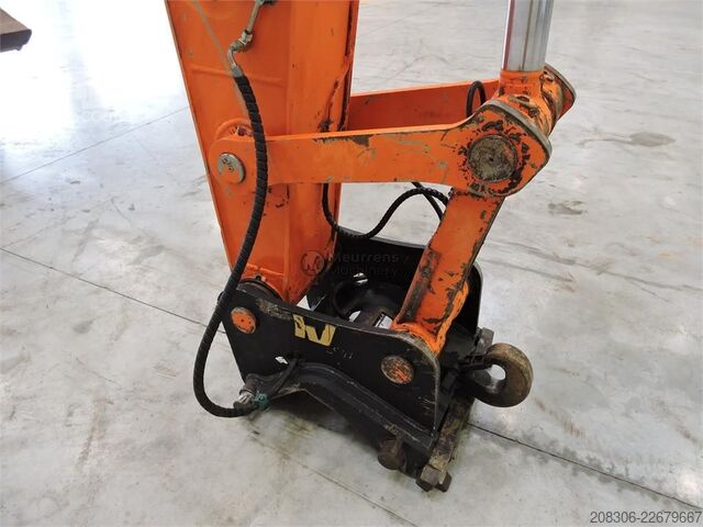 Pelle sur pneus DAEWOO S200W Belgium machine