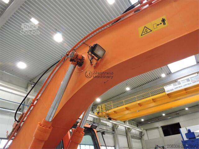 Pelle sur pneus DAEWOO S200W Belgium machine