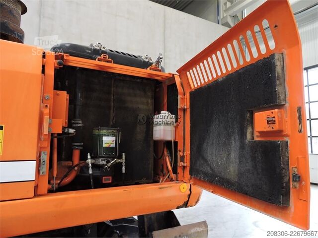 Pelle sur pneus DAEWOO S200W Belgium machine