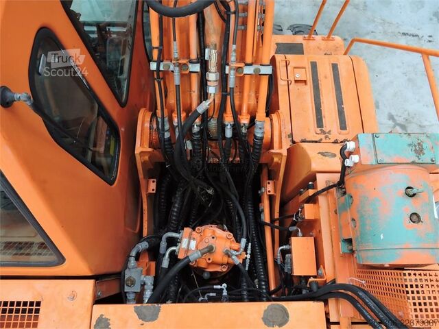 Pelle sur pneus DAEWOO S200W Belgium machine