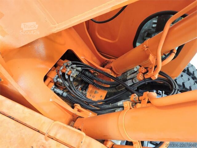 Pelle sur pneus DAEWOO S200W Belgium machine