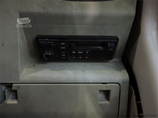 Pelle sur pneus DAEWOO S200W Belgium machine