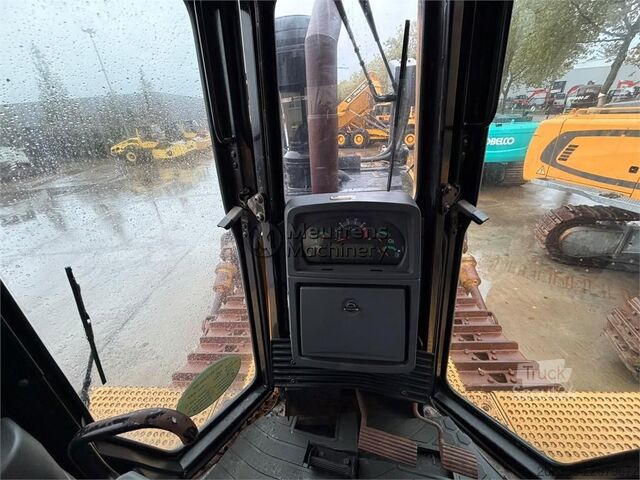Valjar za ceste CATERPILLAR D8T