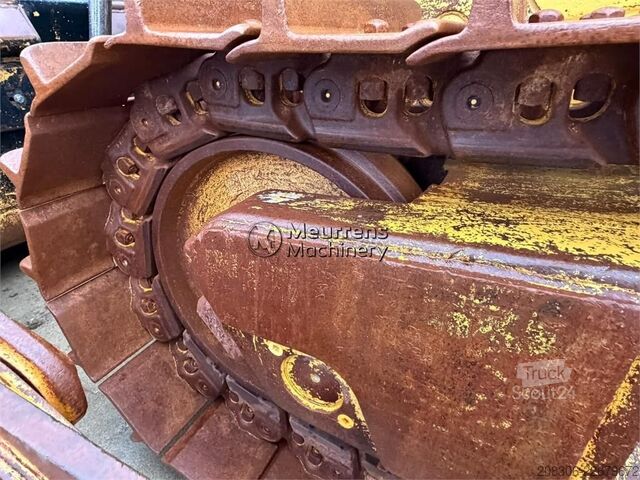 Valjar za ceste CATERPILLAR D8T