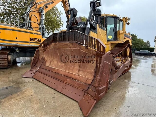 Valjar za ceste CATERPILLAR D8T