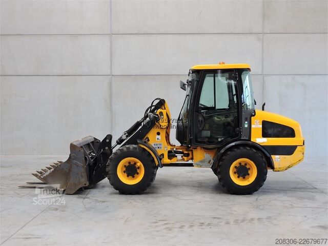 Pala gommata JCB 406 + Fork