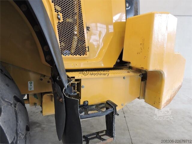 Chargeuse sur pneus CATERPILLAR 972M