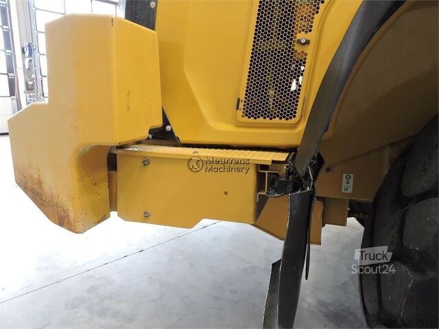Chargeuse sur pneus CATERPILLAR 972M