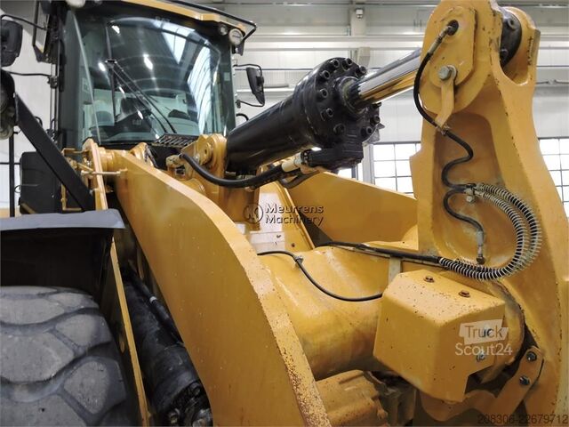Chargeuse sur pneus CATERPILLAR 972M
