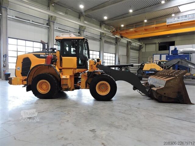 Chargeuse sur pneus HYUNDAI HL955A